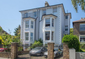 Stunning large Victorian Maisonette with sea view